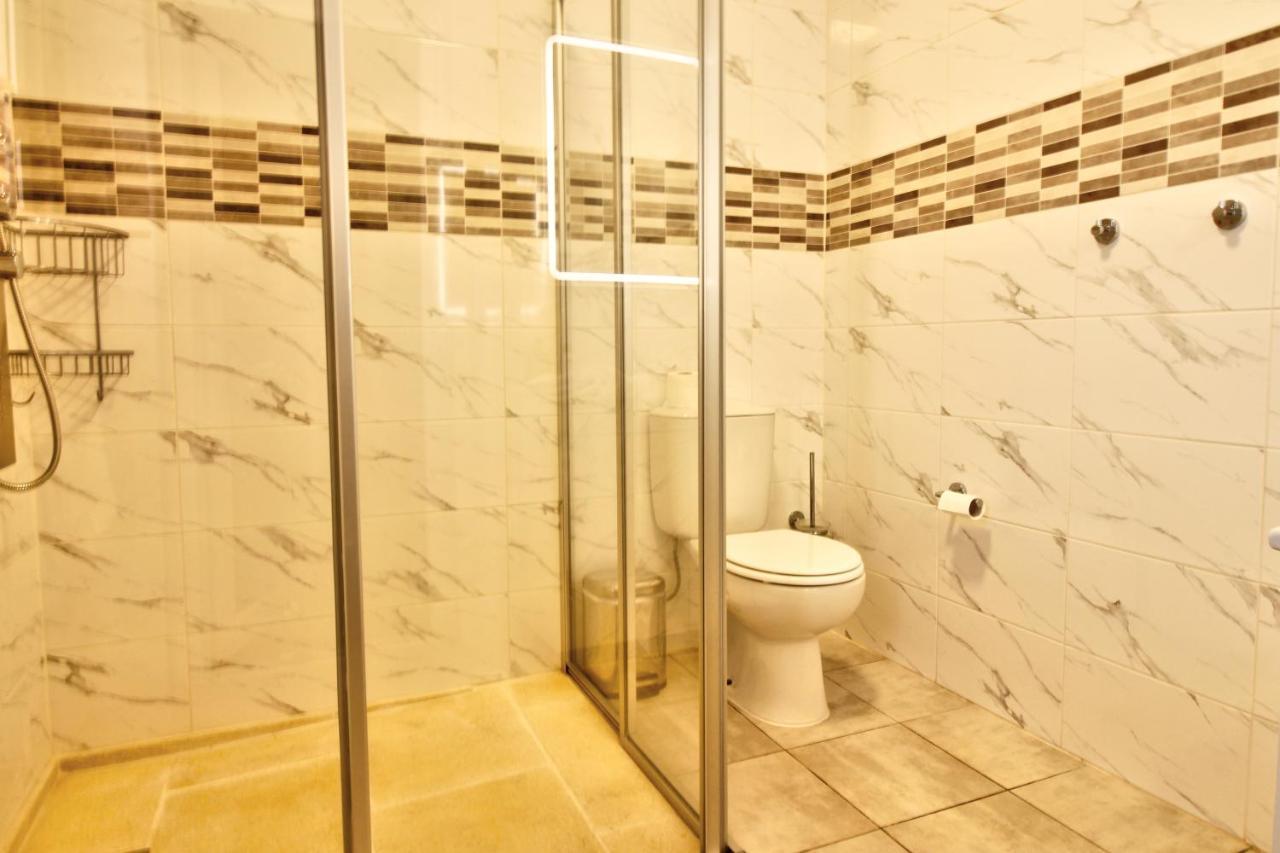 Amadeus Villa مونكاراباشو المظهر الخارجي الصورة