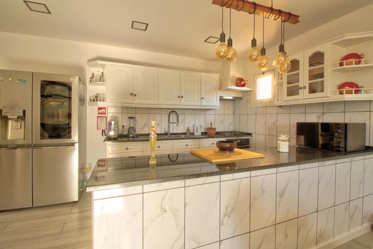 Amadeus Villa مونكاراباشو المظهر الخارجي الصورة