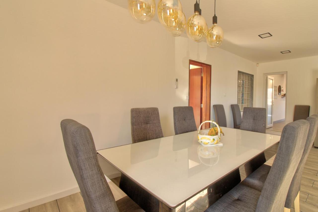 Amadeus Villa مونكاراباشو المظهر الخارجي الصورة